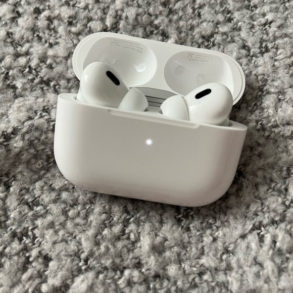 Apple Other - - AirPods Pro (2nd generation) with MagSafe case (usb-c)